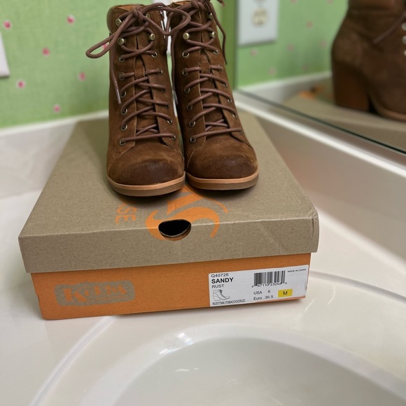 KORKS BOOTIES SIZE 6 - Picture 7 of 7